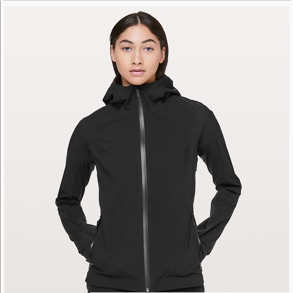 lululemon athletica Jackets & Blazers - Lululemon raincoat